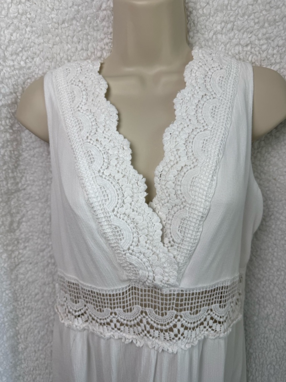 Bailey Blue 100% Rayon Sleeveless Lined White Crochet-Detail Maxi Dress Sz M - Picture 2 of 11